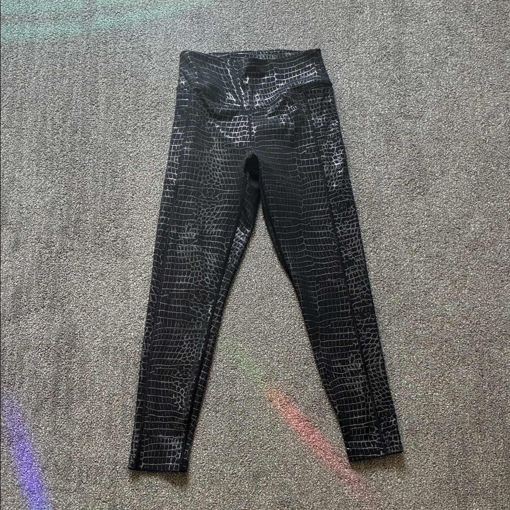 VS PINK Women’s Black Faux-Crocodile Leggings